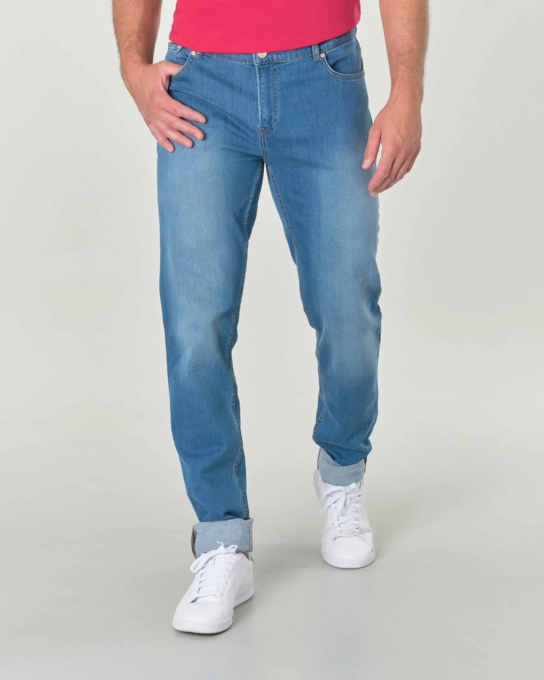 Jeans 370 slim in cotone stretch lavaggio chiaro con sabbiature