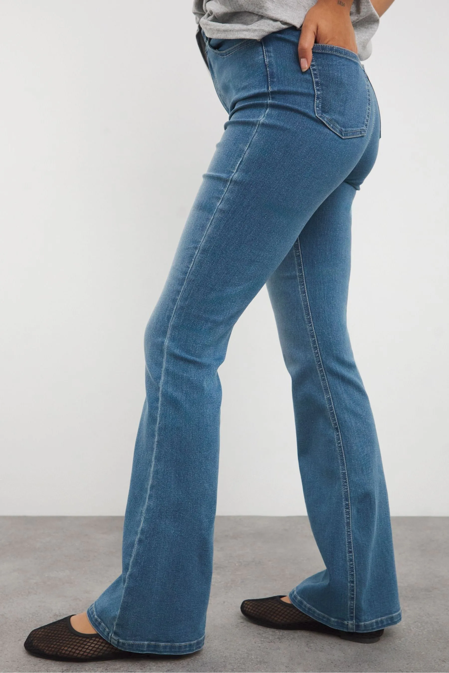 Simply Be Kim - Jeans svasata elasticizzata a vita alta